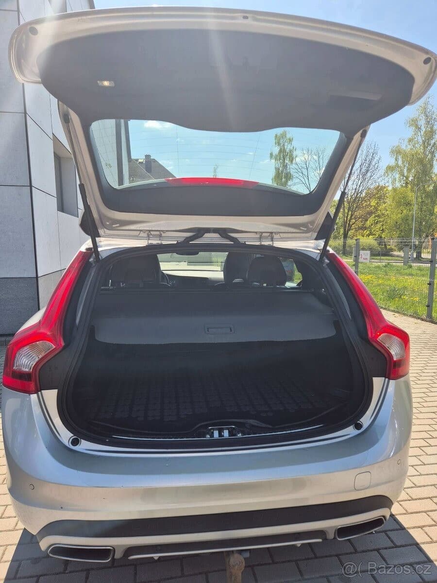 2016 Volvo V60 - 6