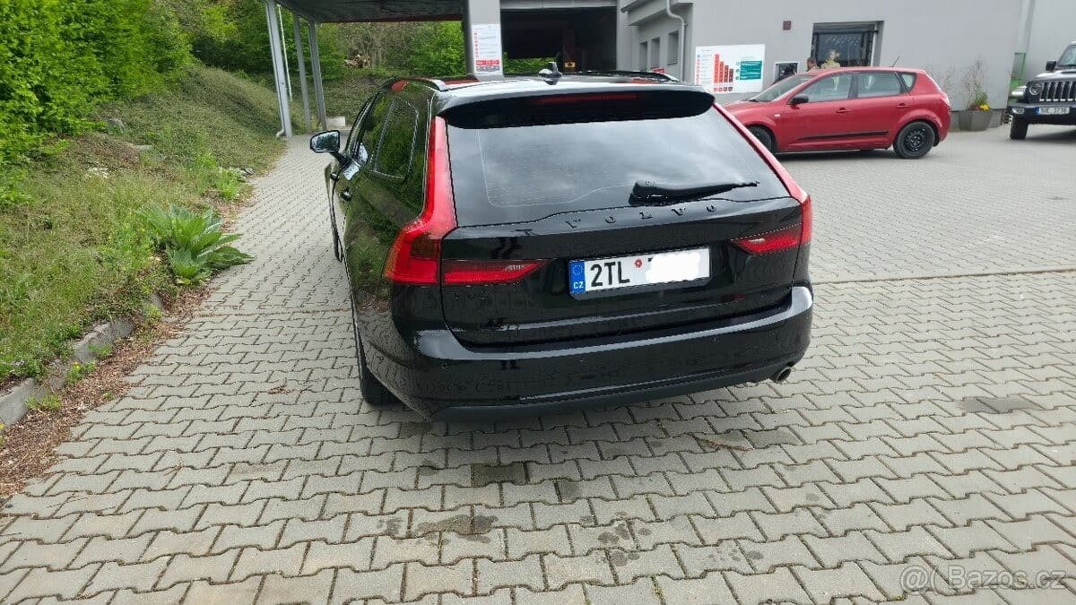 2018 Volvo V90 - 16