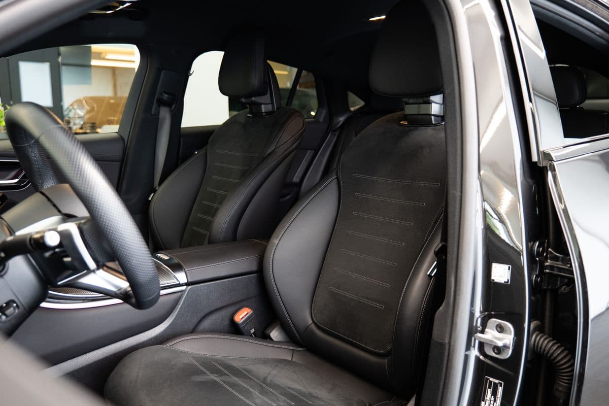 2025 Mercedes-Benz GLC - 8