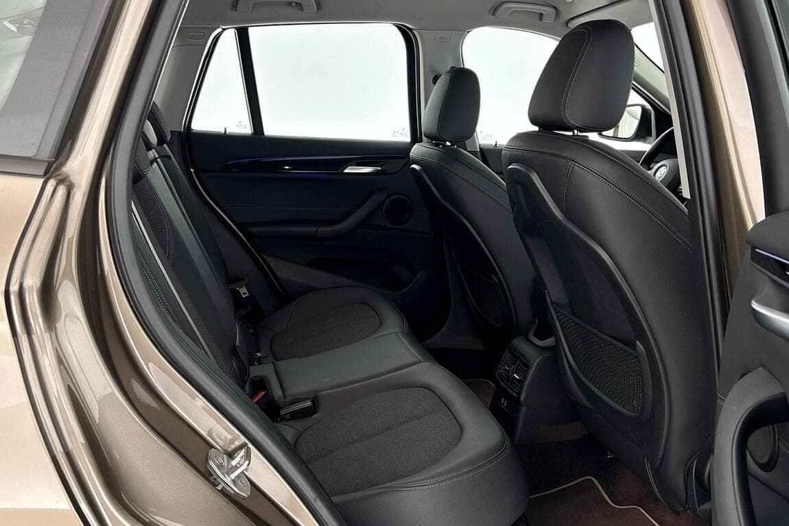 2020 BMW X1 - 11