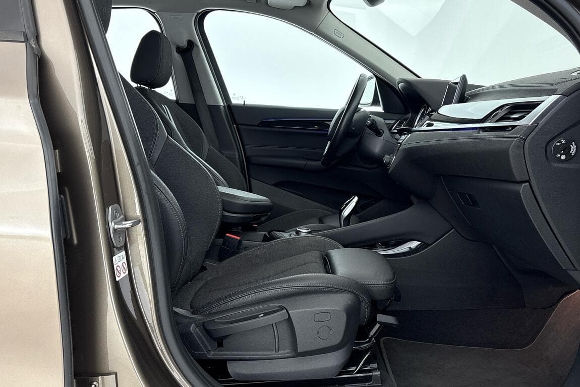 2020 BMW X1 - 12