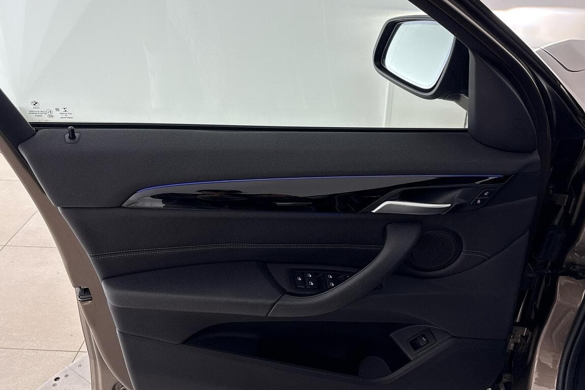 2020 BMW X1 - 15