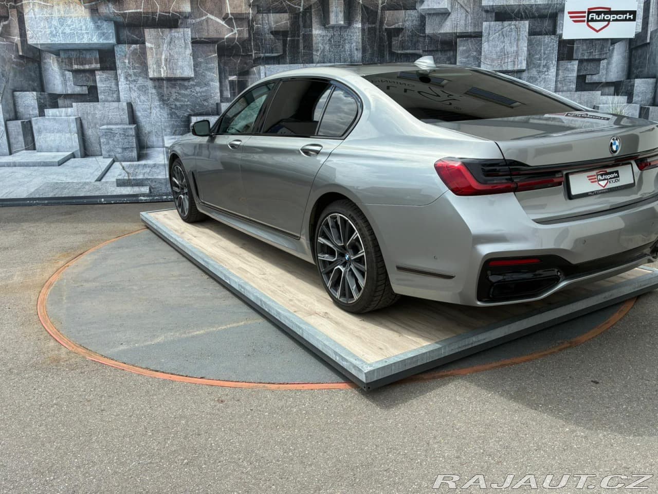 2020 BMW 7-SERIES - 8