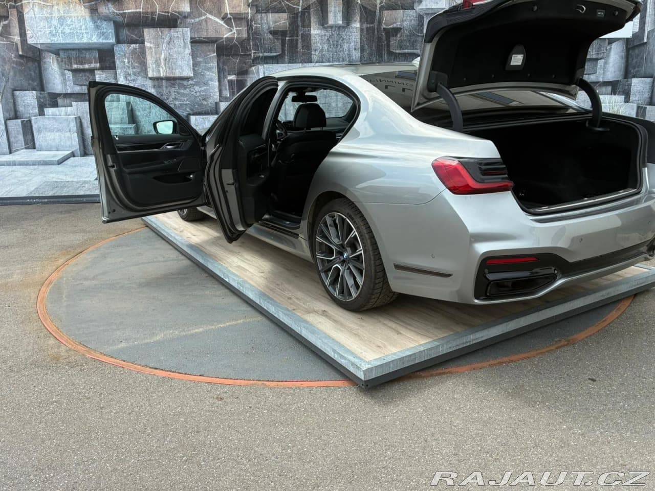 2020 BMW 7-SERIES - 9