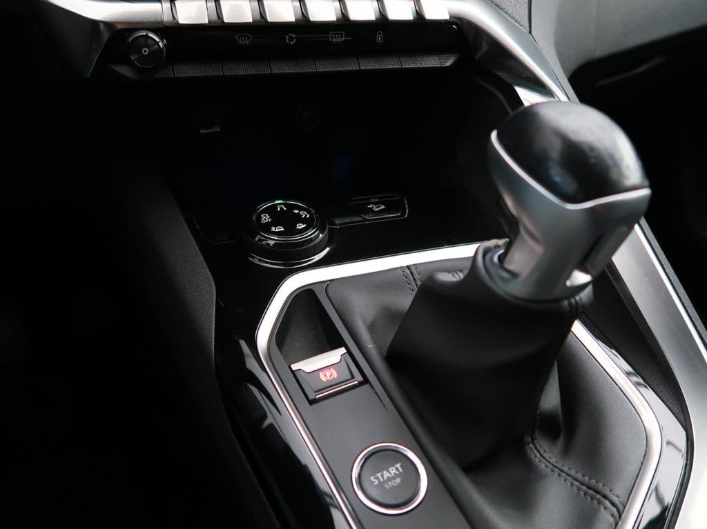 2017 Peugeot 3008 - 17