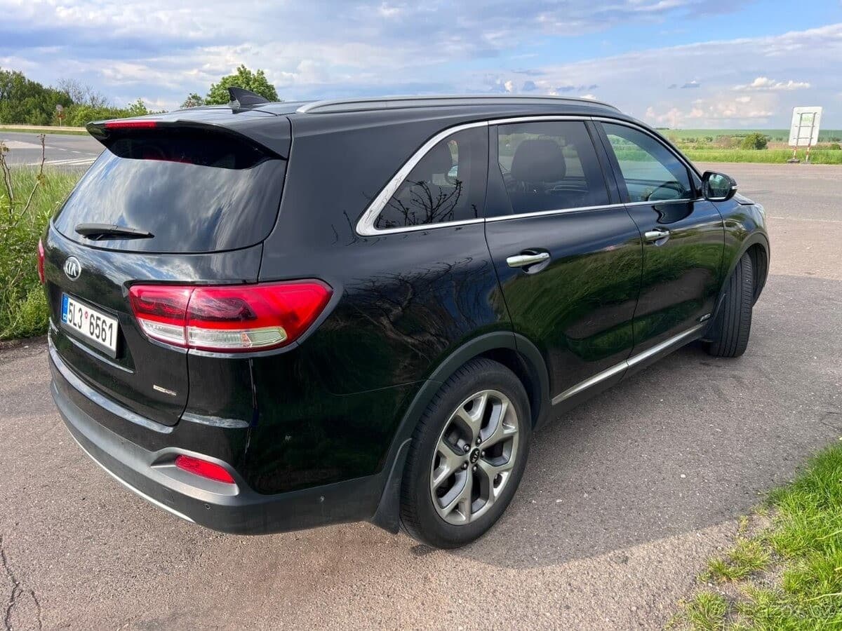 2017 Kia SORENTO - 8