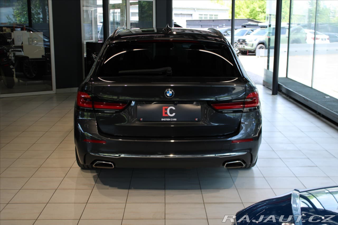 2022 BMW 5-SERIES - 5