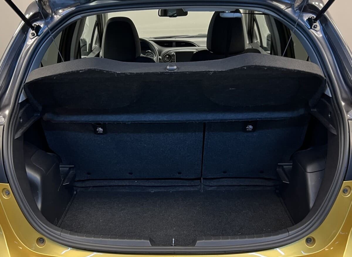 2019 Toyota YARIS - 10