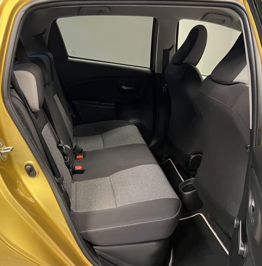2019 Toyota YARIS - 11