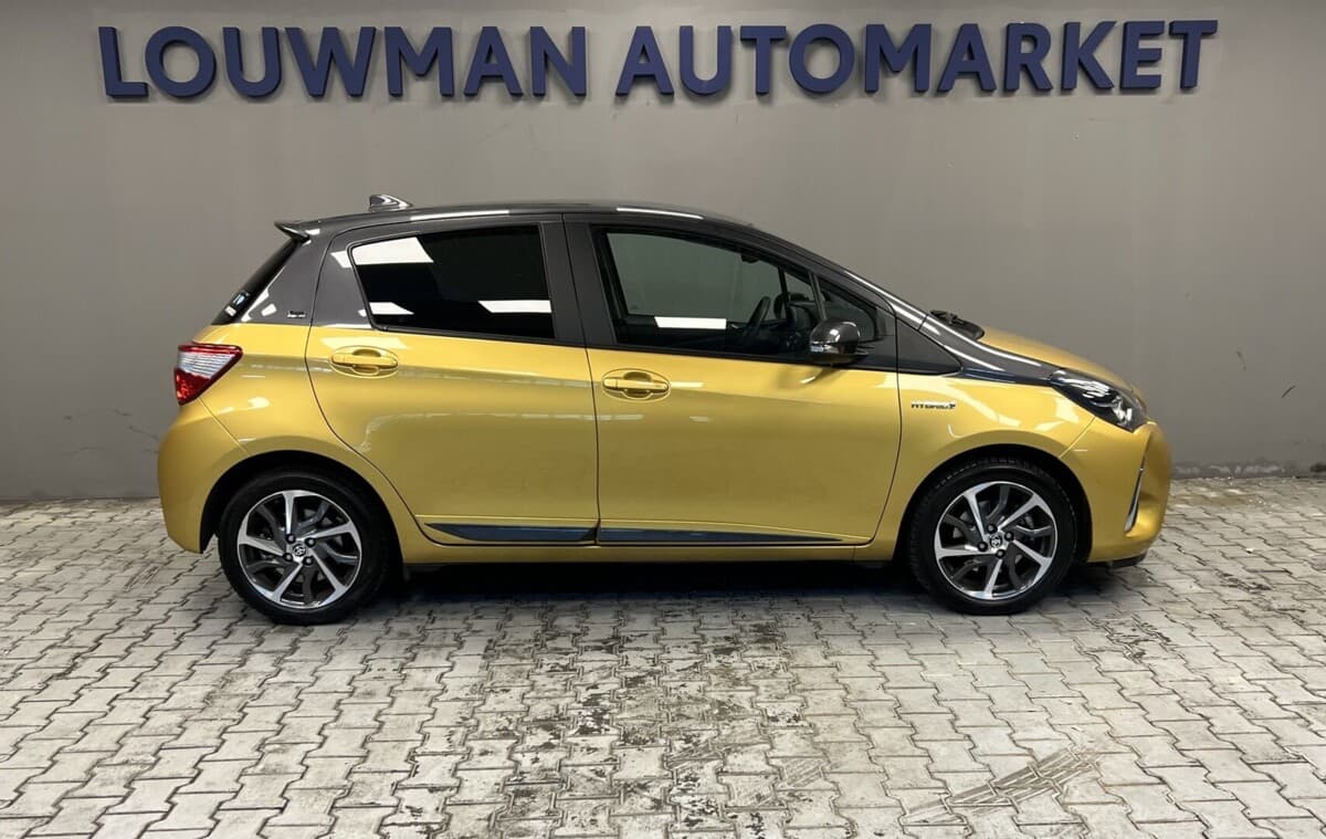 2019 Toyota YARIS - 15