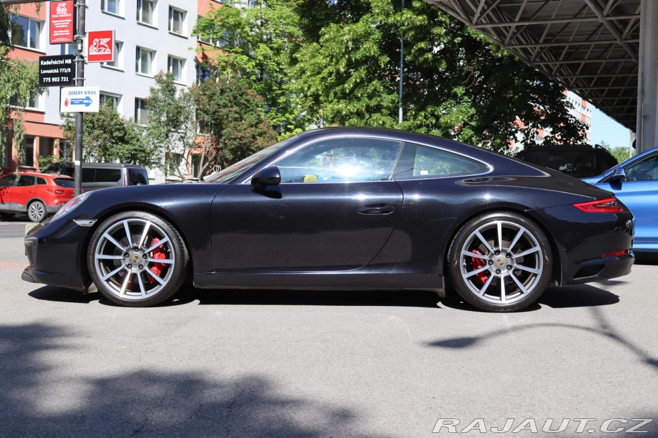 2016 Porsche 911 - 15