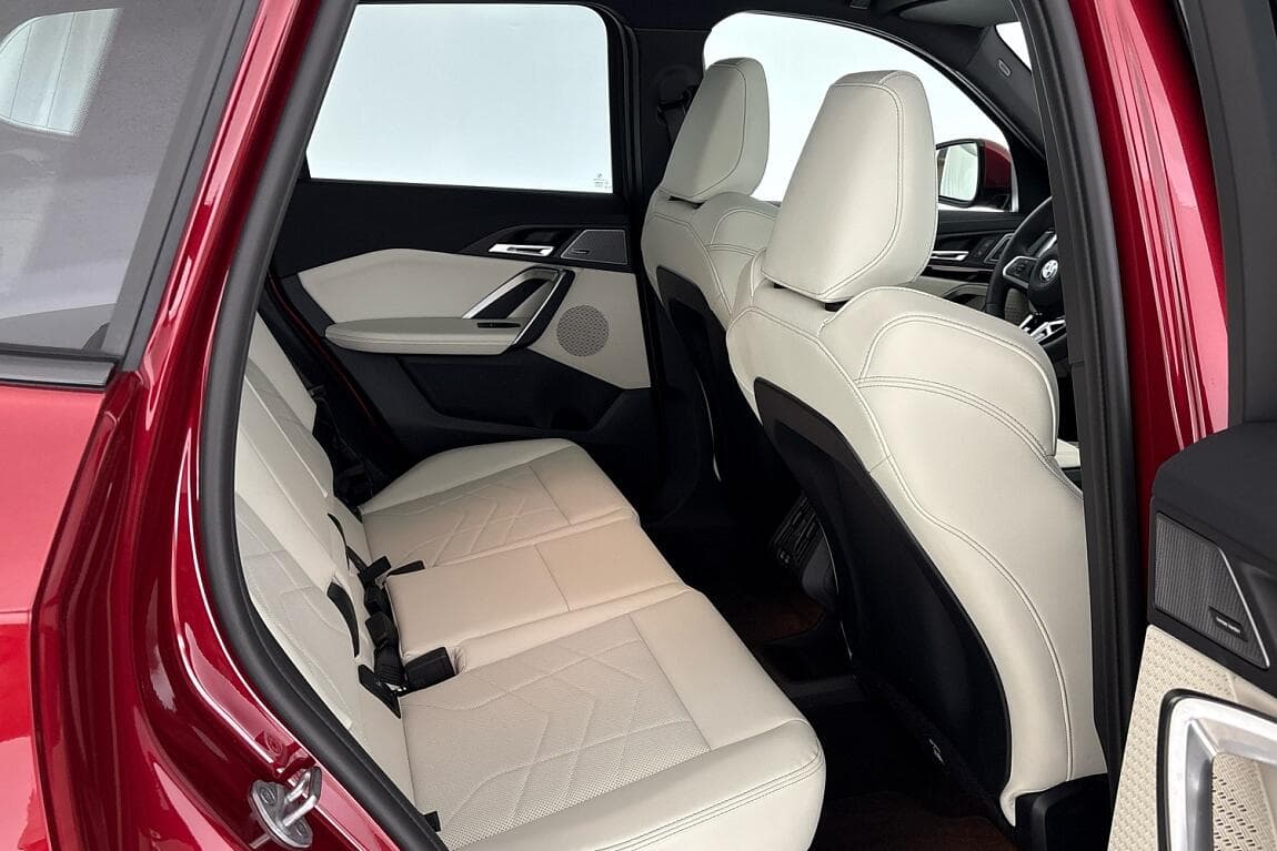 2025 BMW X1 - 12