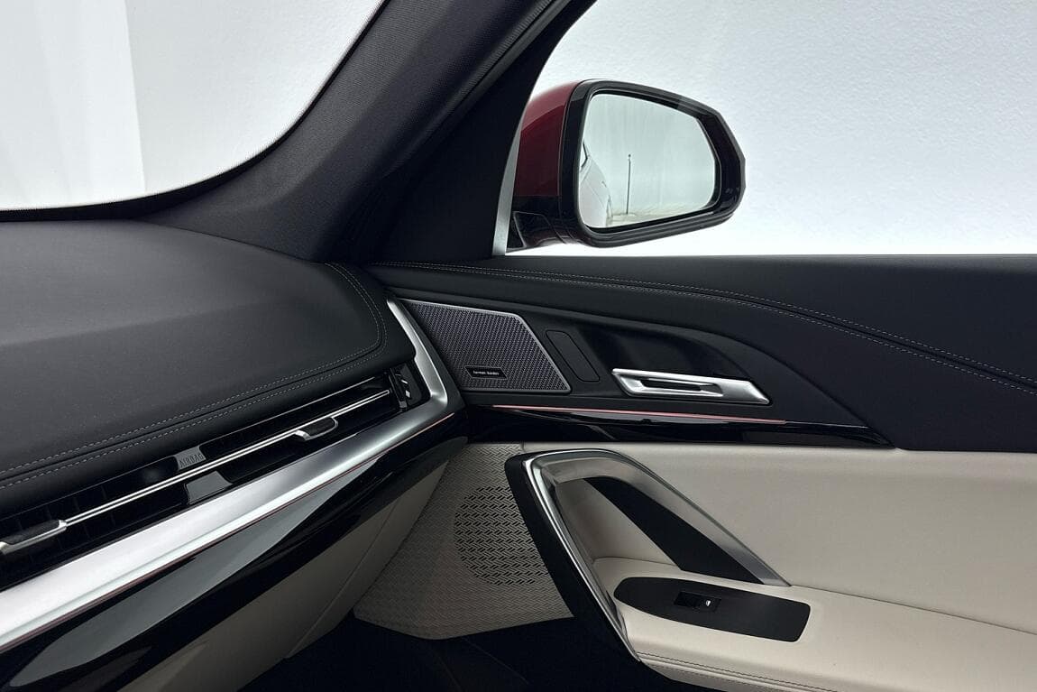 2025 BMW X1 - 18