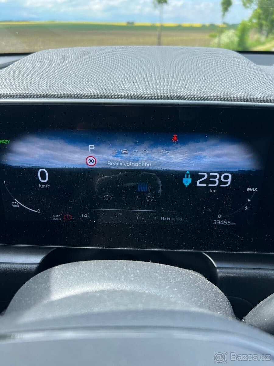 2022 Kia NIRO - 12