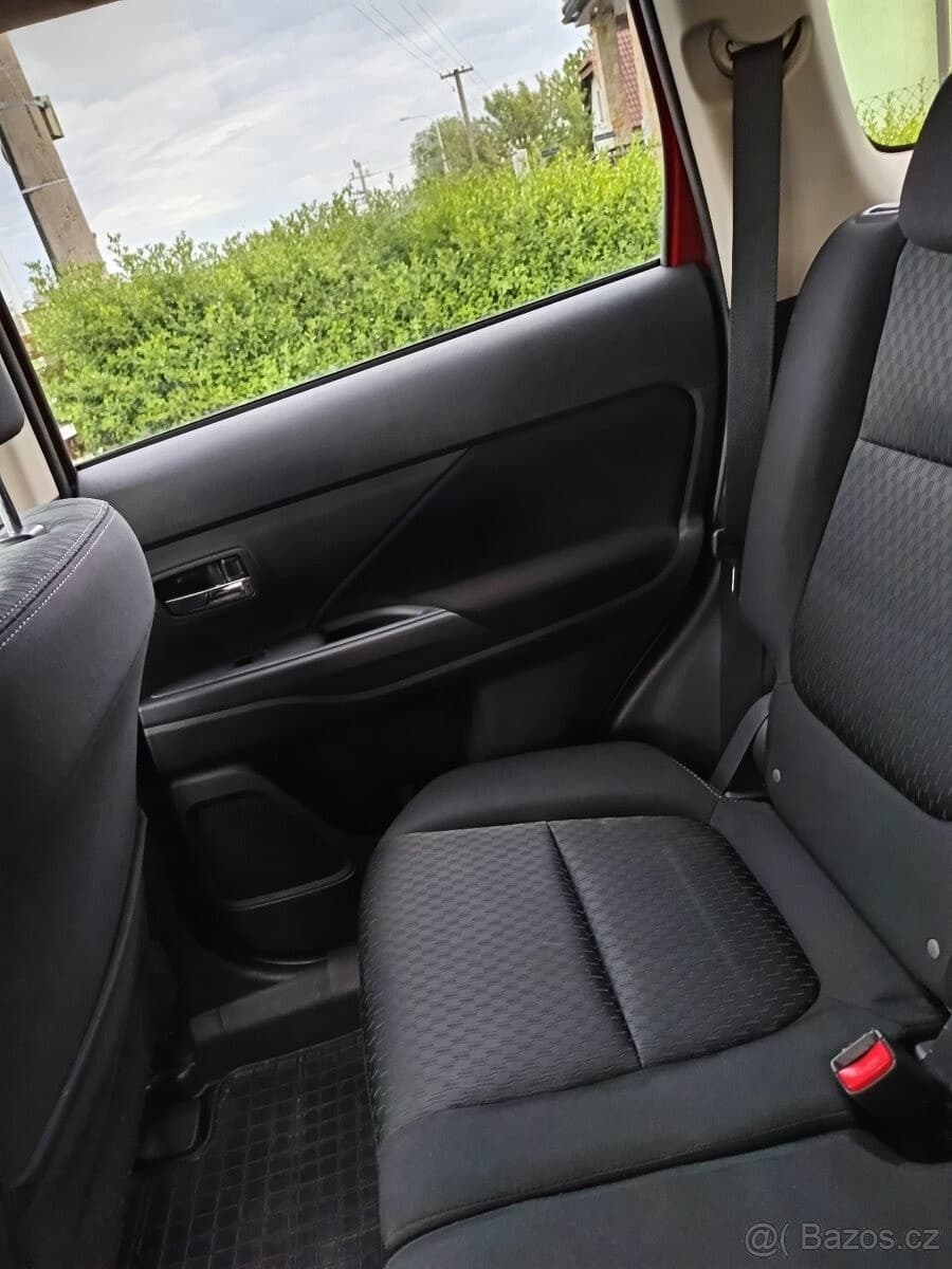 2014 Mitsubishi OUTLANDER - 10