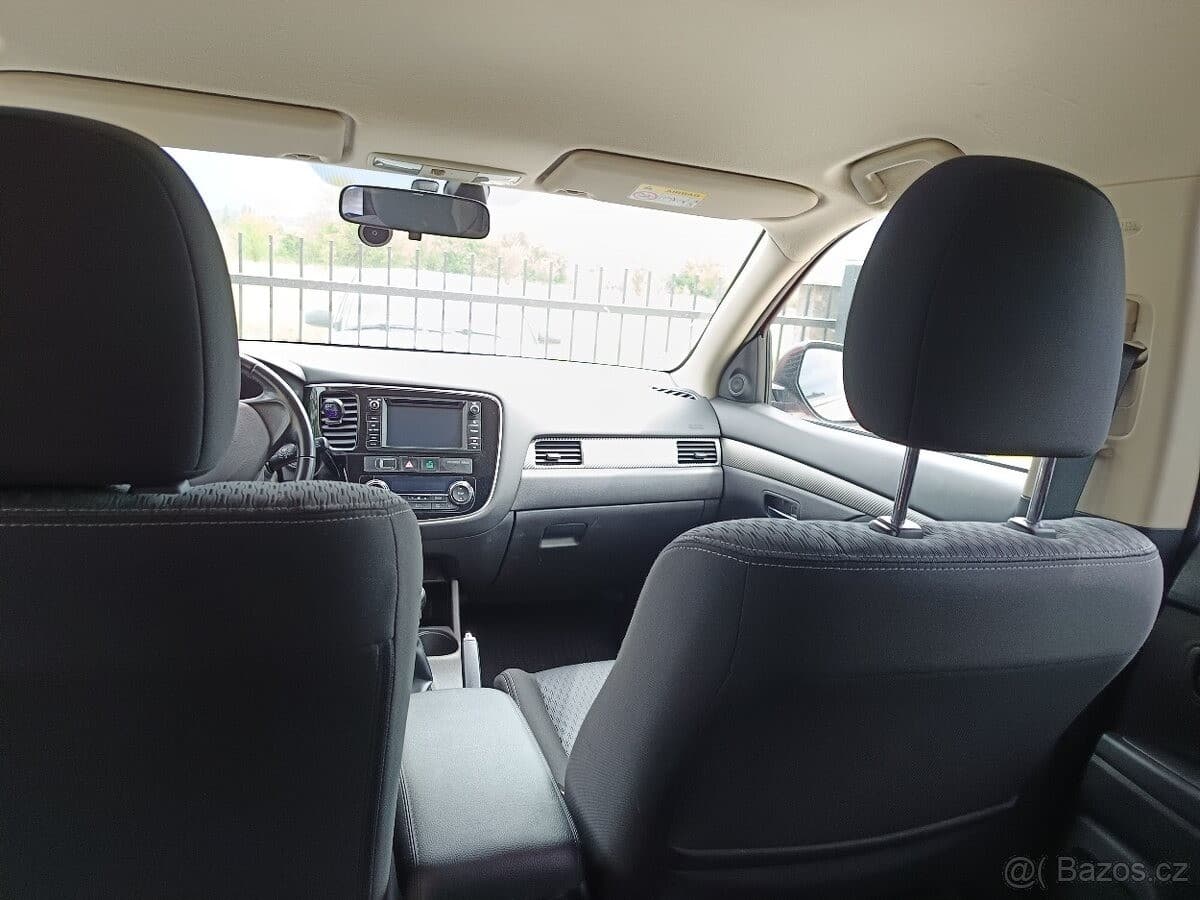 2014 Mitsubishi OUTLANDER - 15