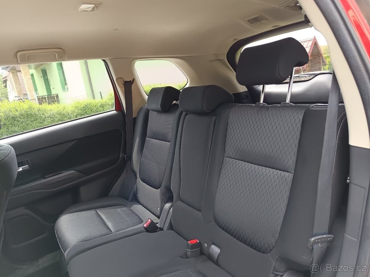 2014 Mitsubishi OUTLANDER - 16