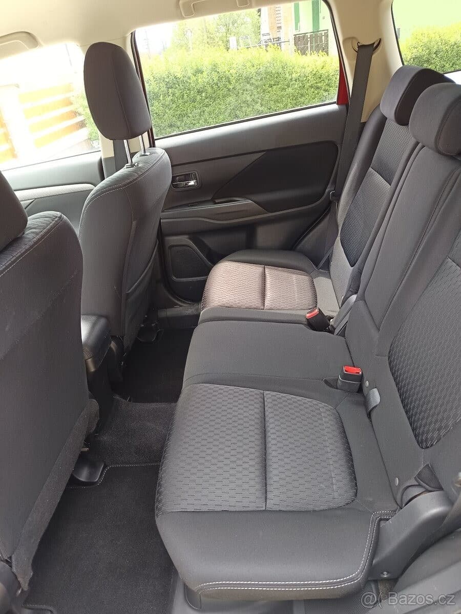 2014 Mitsubishi OUTLANDER - 17