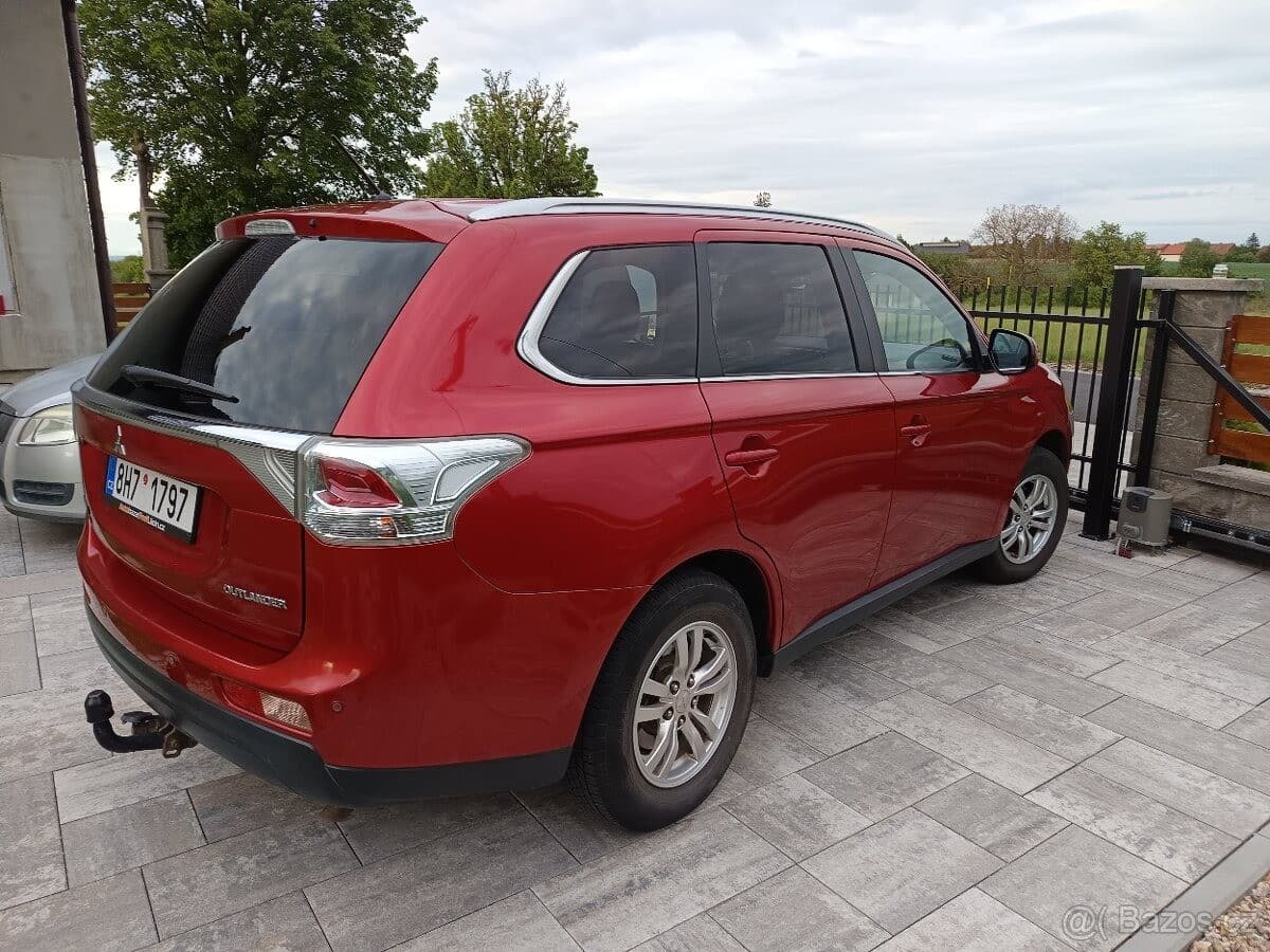 2014 Mitsubishi OUTLANDER - 7