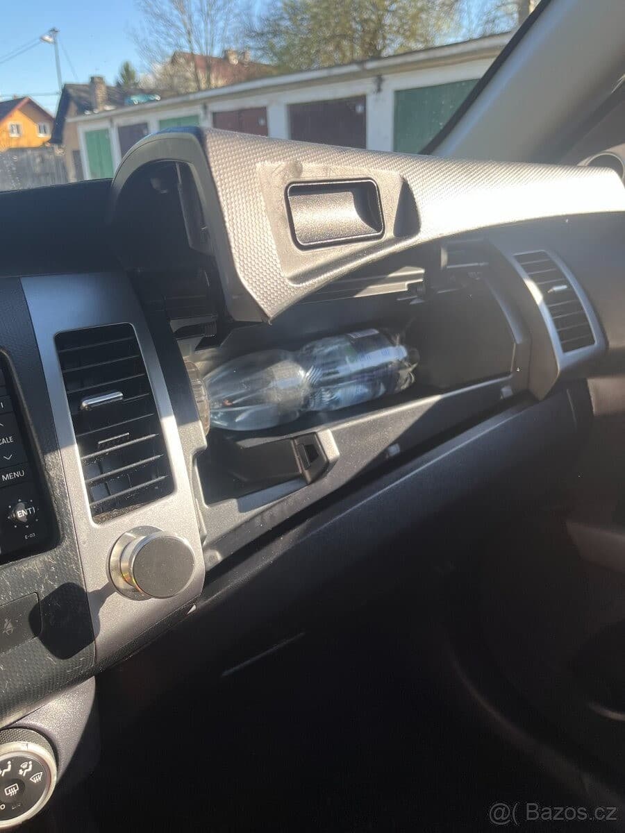 Mitsubishi OUTLANDER - 11