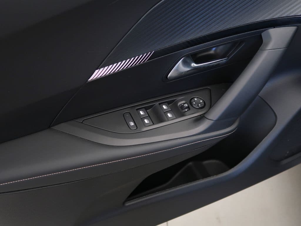 2025 Peugeot 2008 - 12