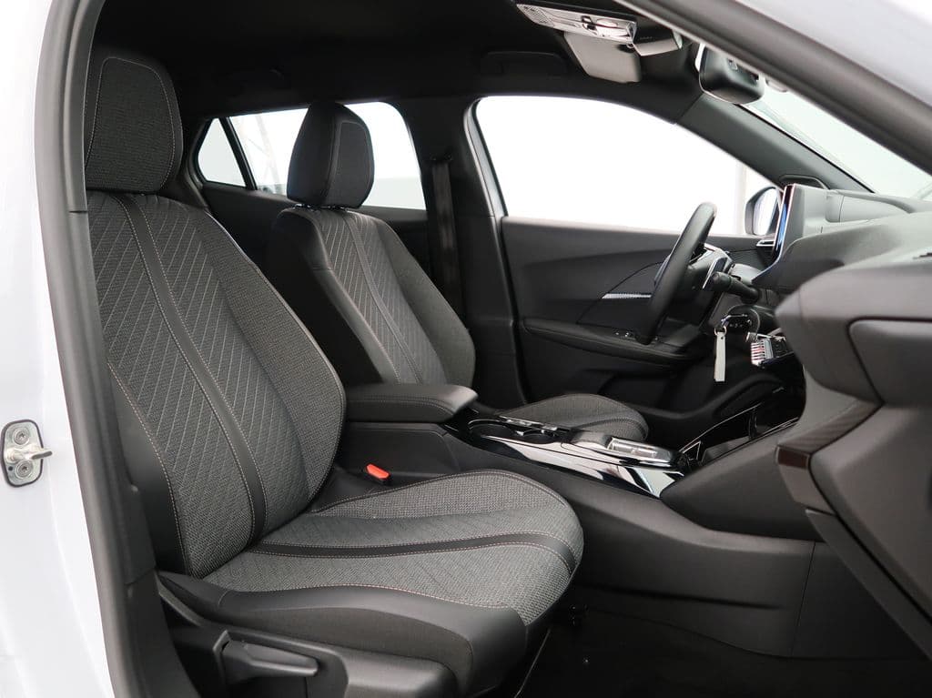 2025 Peugeot 2008 - 18