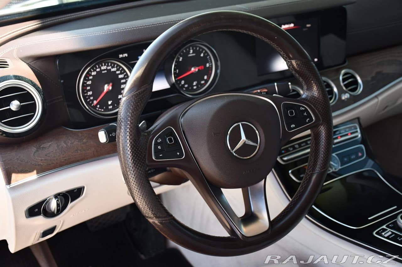 2016 Mercedes-Benz E-CLASS - 16