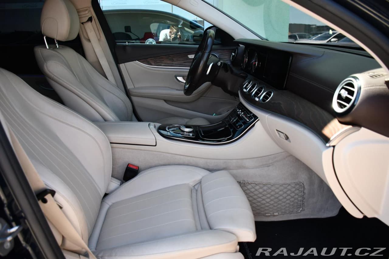 2016 Mercedes-Benz E-CLASS - 17
