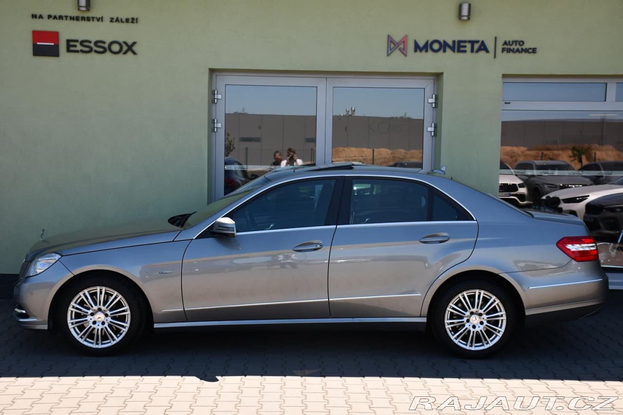 2011 Mercedes-Benz E-CLASS - 12