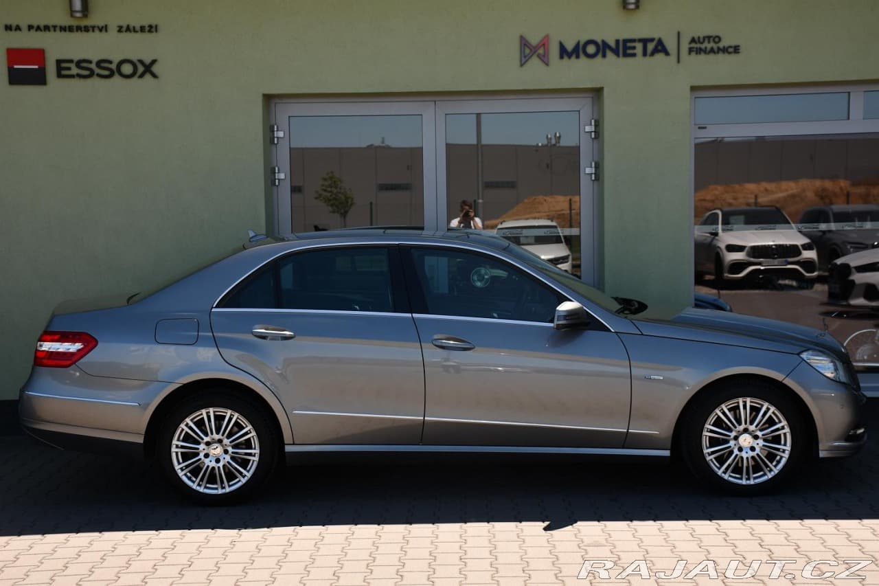 2011 Mercedes-Benz E-CLASS - 13