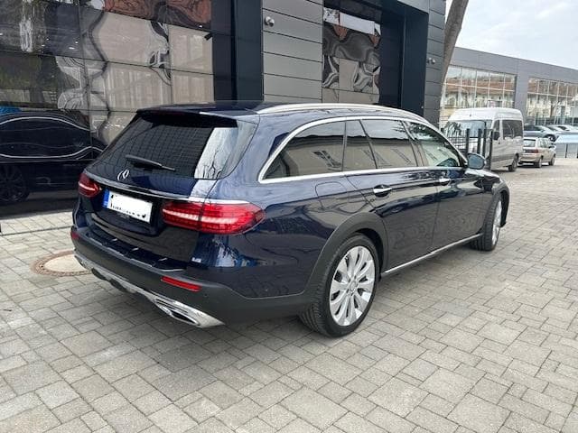 2020 Mercedes-Benz E-CLASS - 11