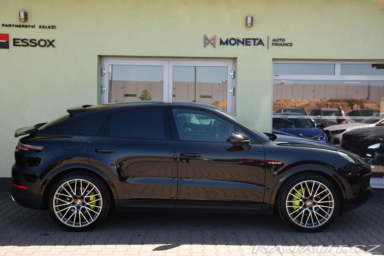 2021 Porsche CAYENNE - 12