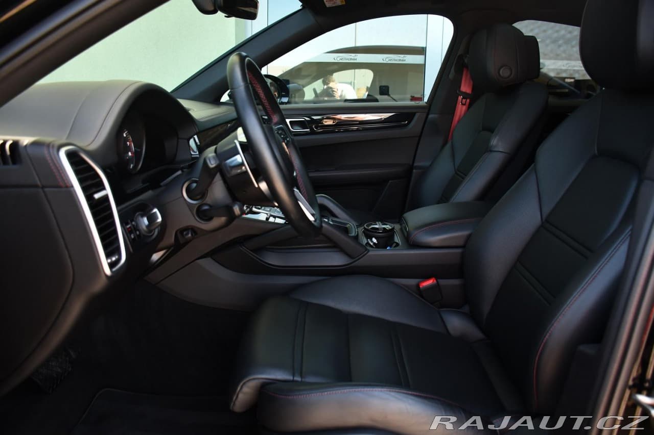 2021 Porsche CAYENNE - 13