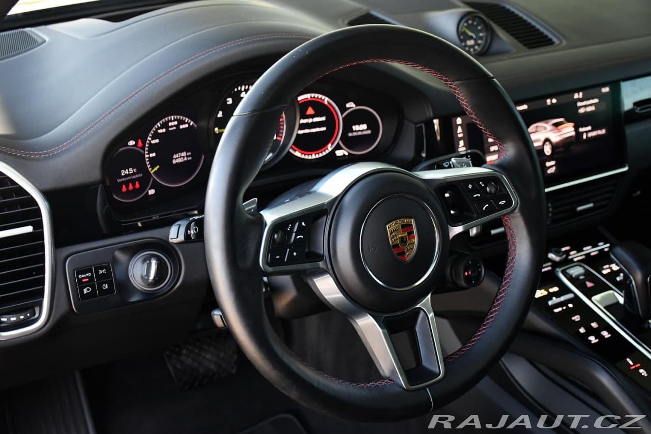 2021 Porsche CAYENNE - 16
