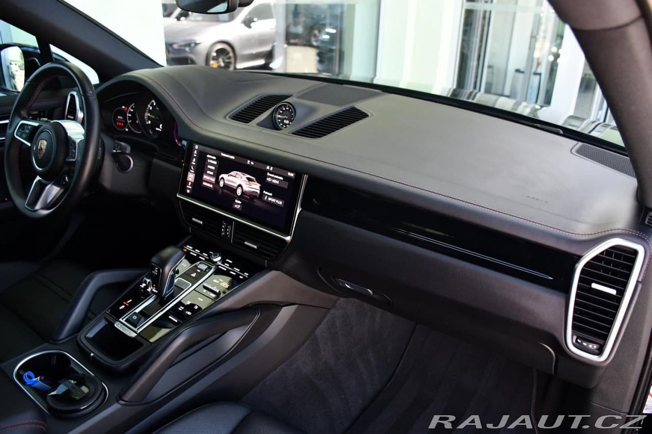 2021 Porsche CAYENNE - 17