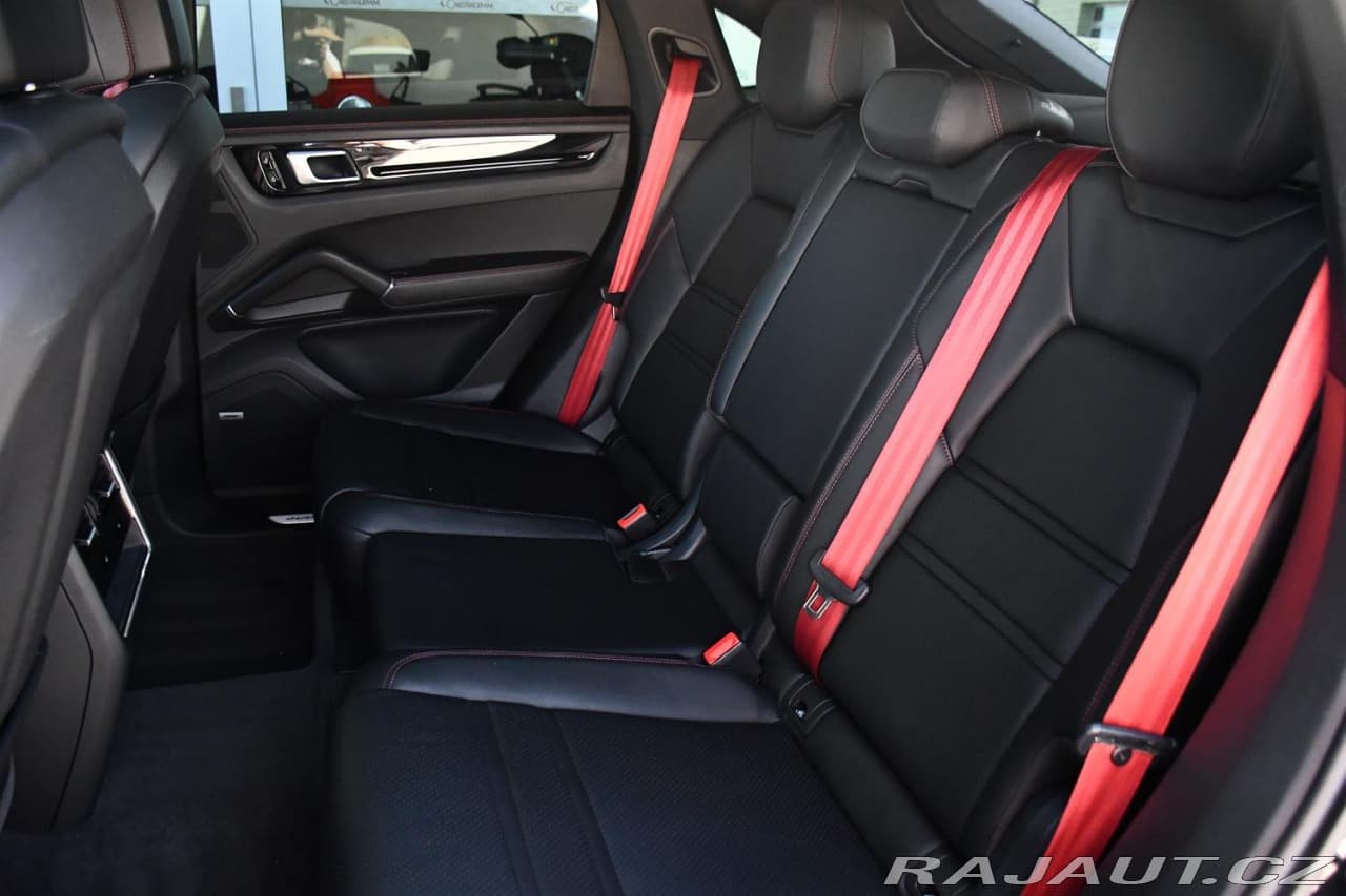 2021 Porsche CAYENNE - 19