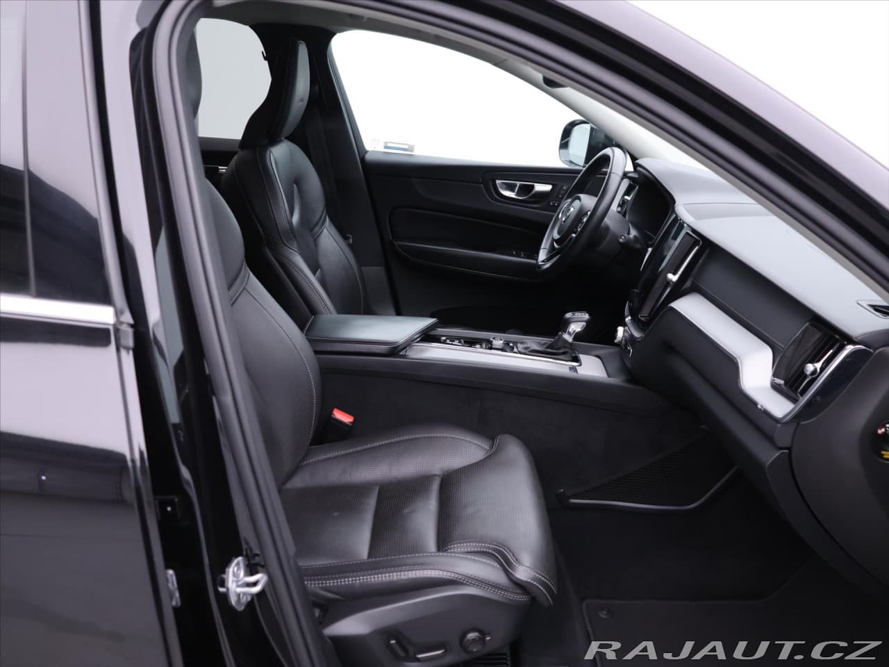 2018 Volvo XC60 - 15