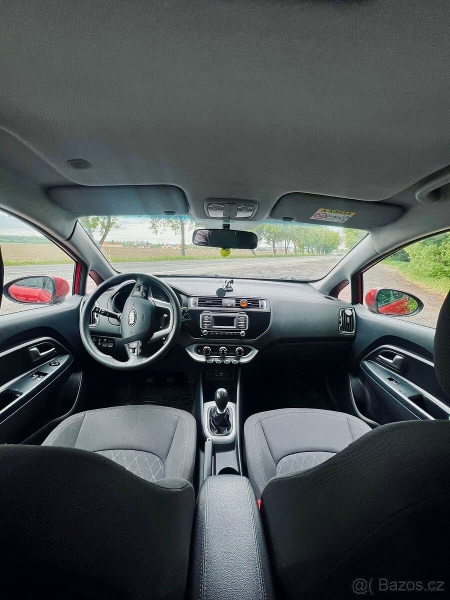 2015 Kia RIO - 10