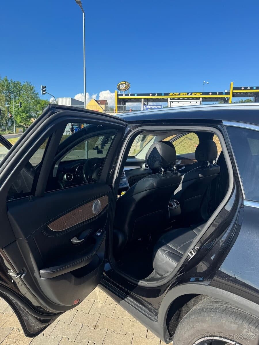 2018 Mercedes-Benz GLC - 11