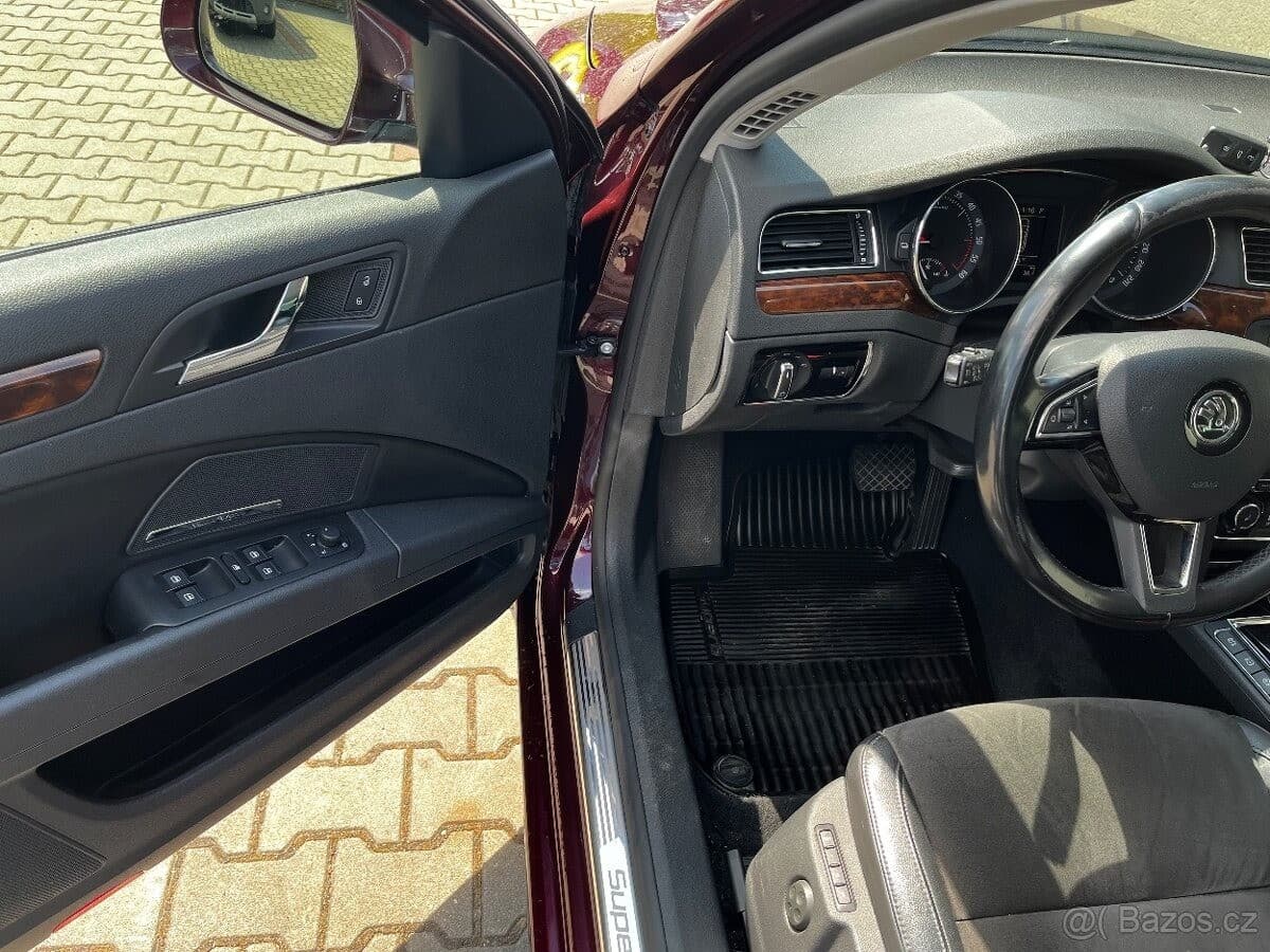 2017 Škoda SUPERB - 12