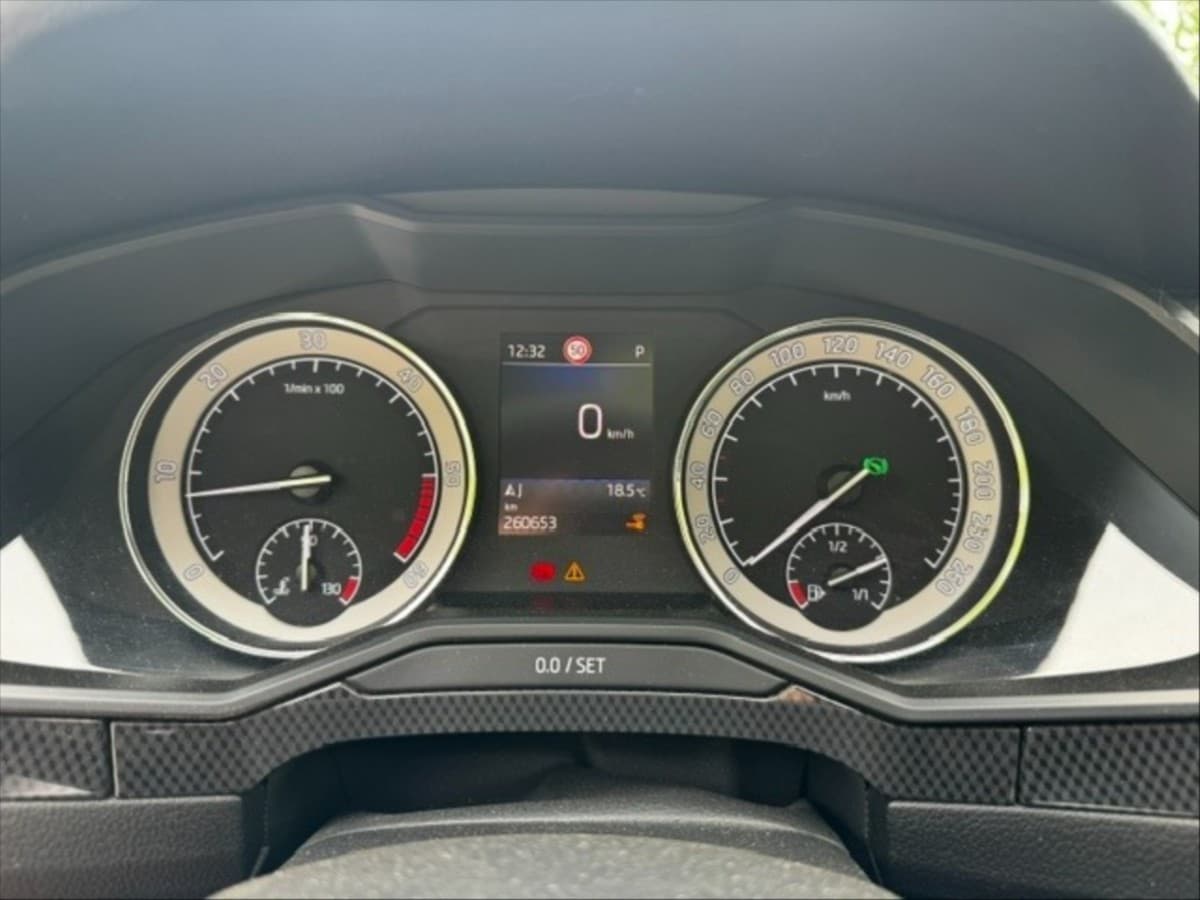 2018 Škoda SUPERB - 16