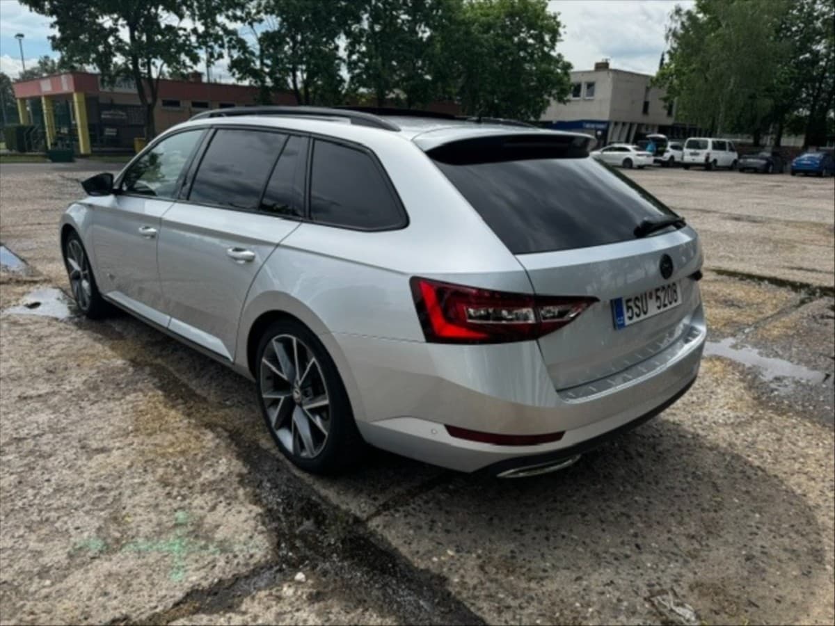 2018 Škoda SUPERB - 8