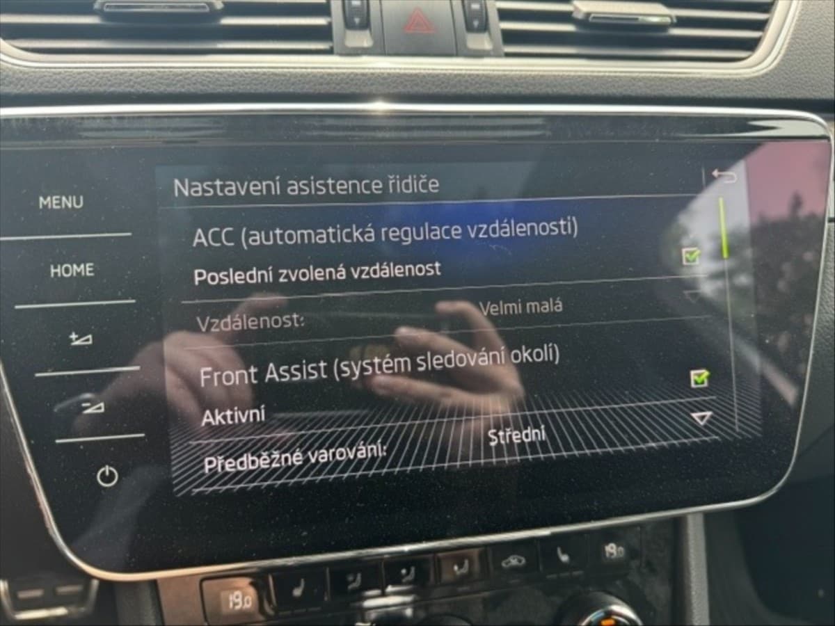 2018 Škoda SUPERB - 9