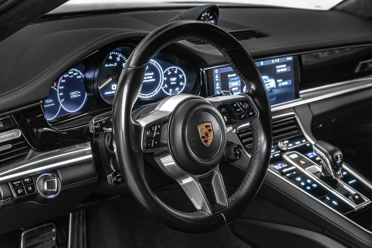 2018 Porsche PANAMERA - 16