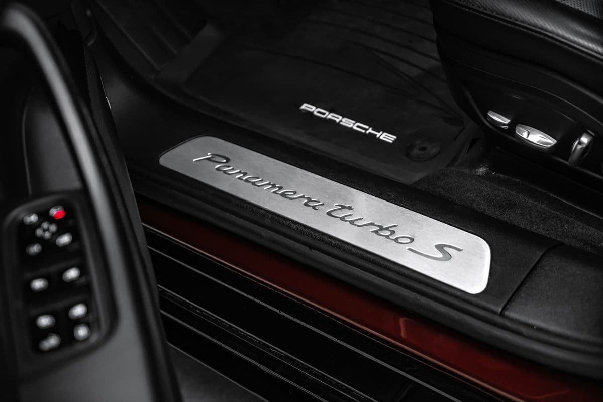 2018 Porsche PANAMERA - 19