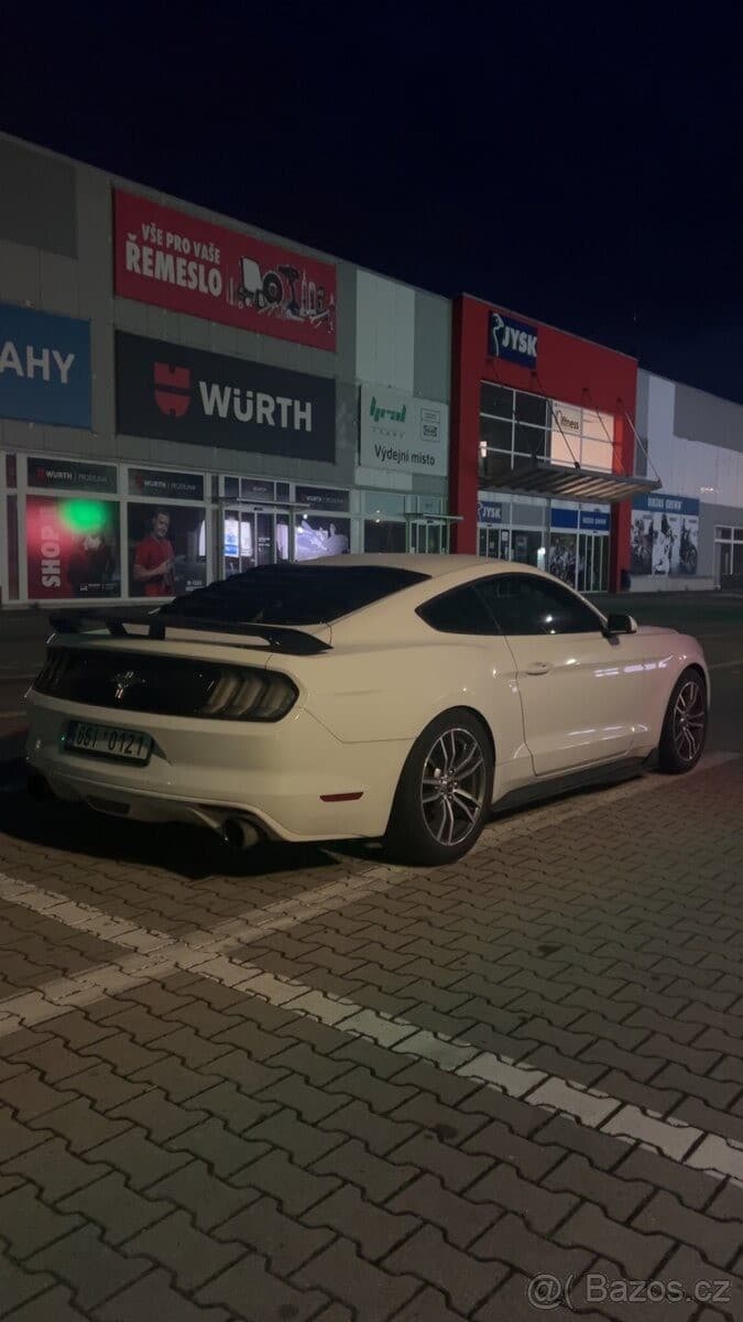2017 Ford MUSTANG - 6