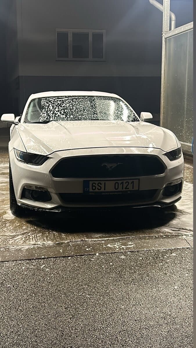 2017 Ford MUSTANG - 9