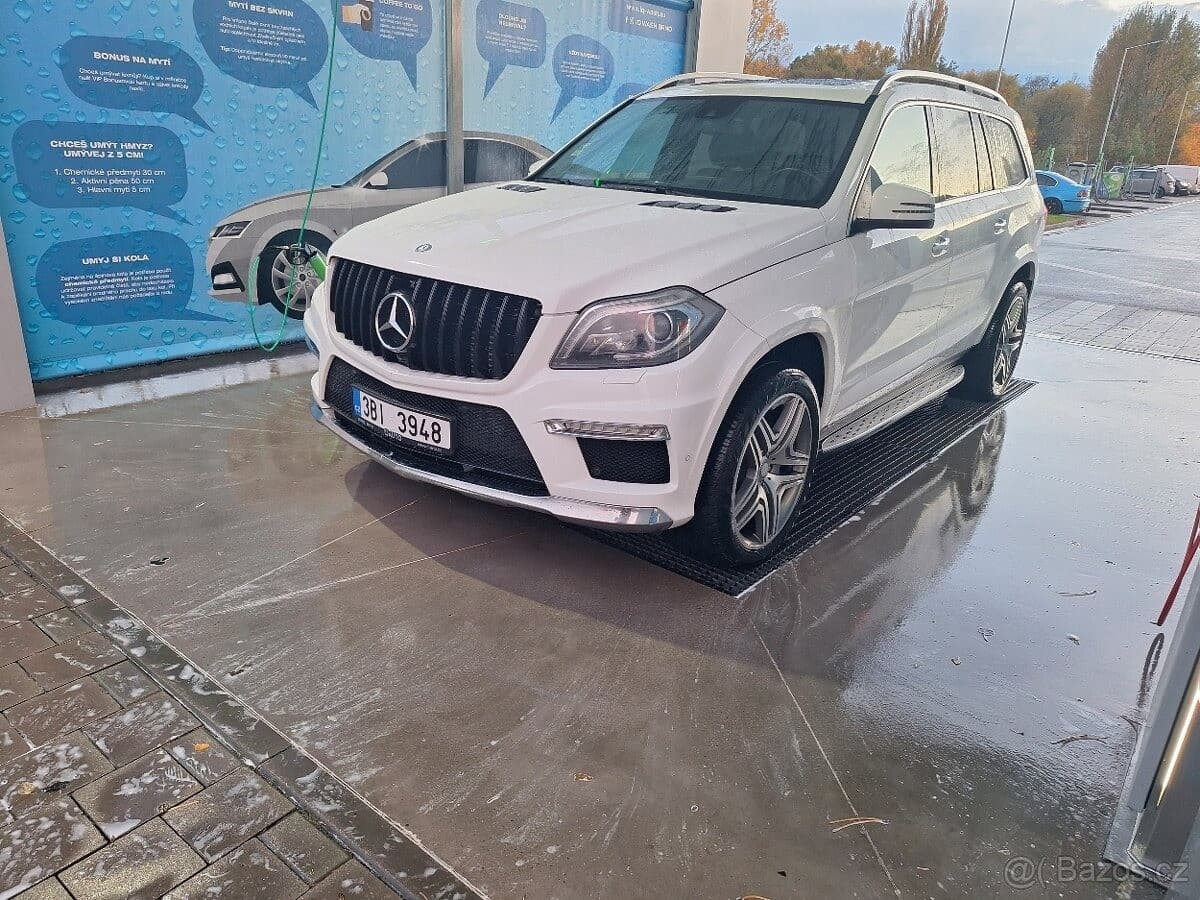 2013 Mercedes-Benz GL - 11