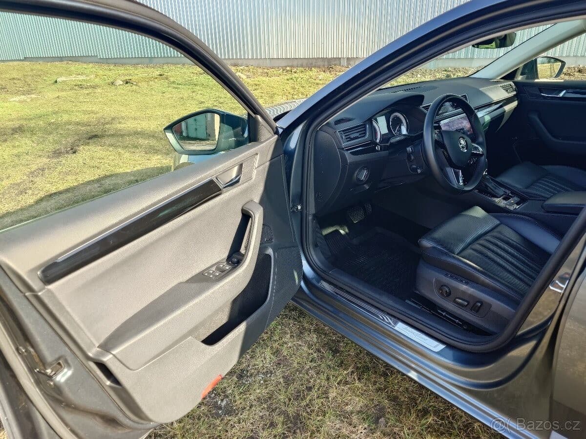 2019 Škoda SUPERB - 13
