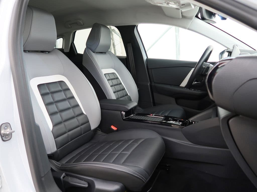 2025 Citroen C4 - 37
